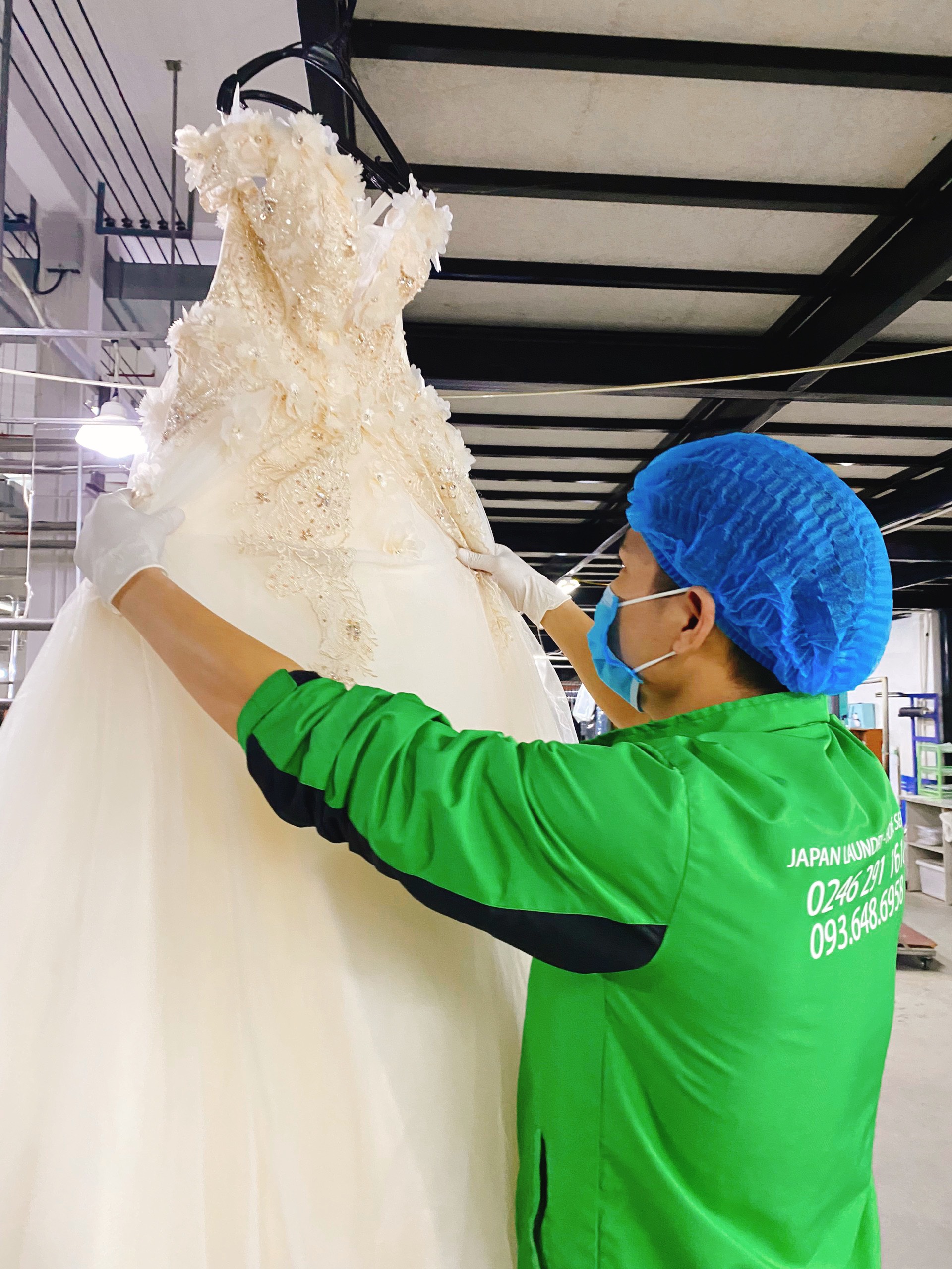Quy trình chăm sóc váy cưới tại Giặt là cao cấp Nhật Bản – Japan Laundry